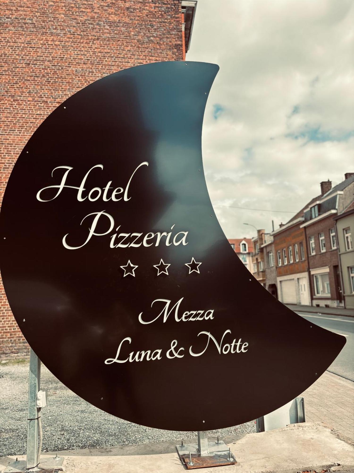 Hotel Mezza Notte 龙塞 外观 照片